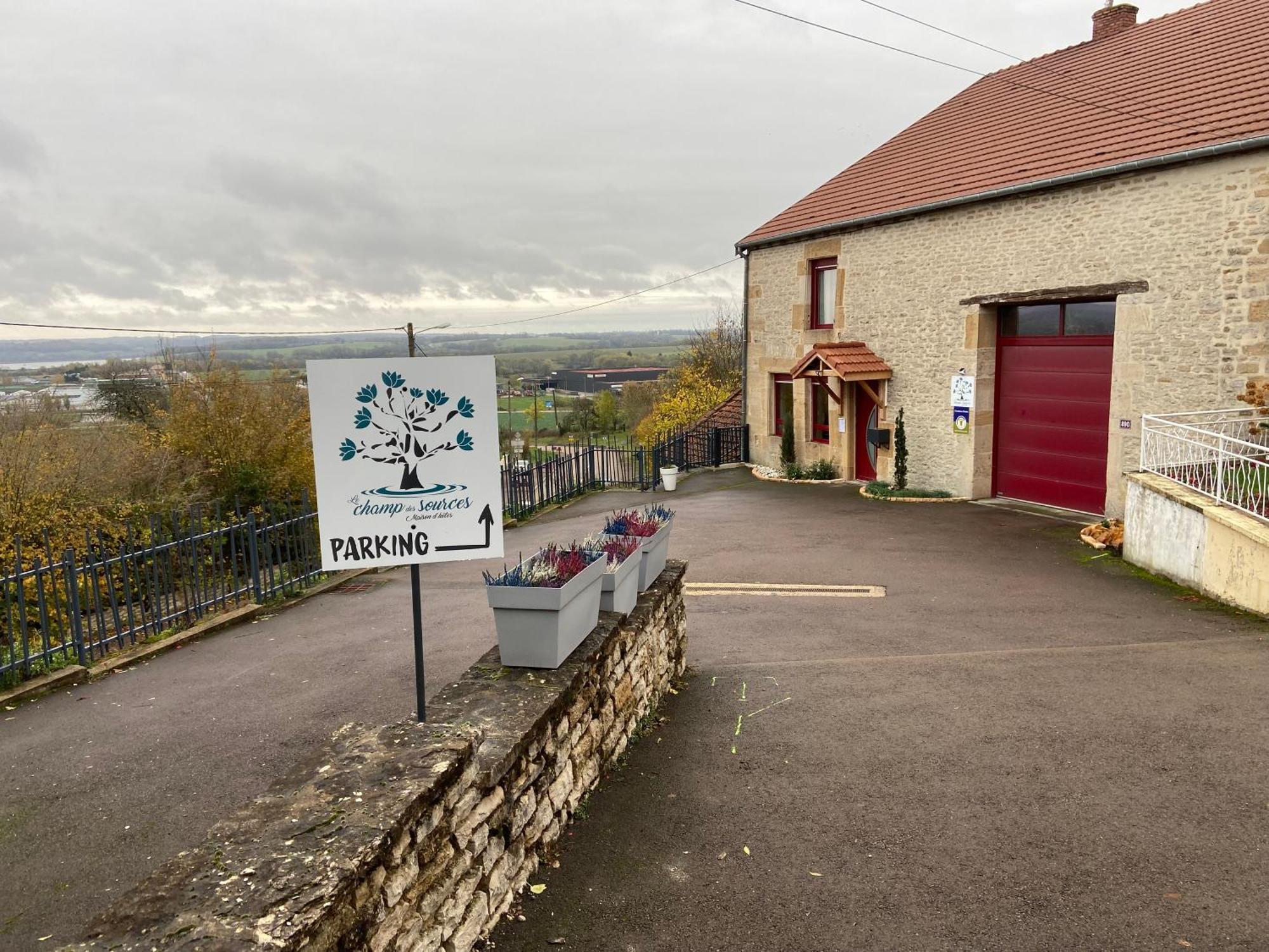 Le Champ Des Sources Hotel Langres Exterior photo